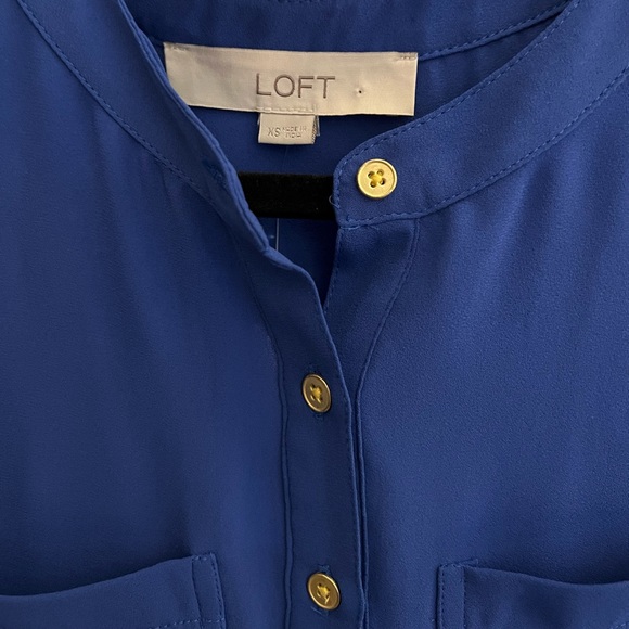 Loft Sleeveless Royal Blue Blouse with Buttons Size XS NWT - Picture 2 of 4